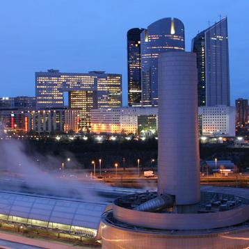 Courbevoie La Défense de nuit