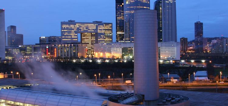 Courbevoie La Défense de nuit