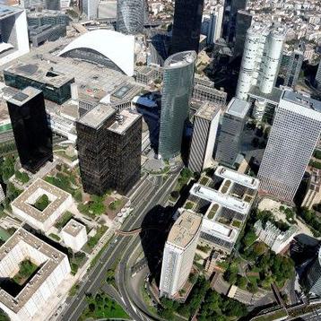La Défense vue globe
